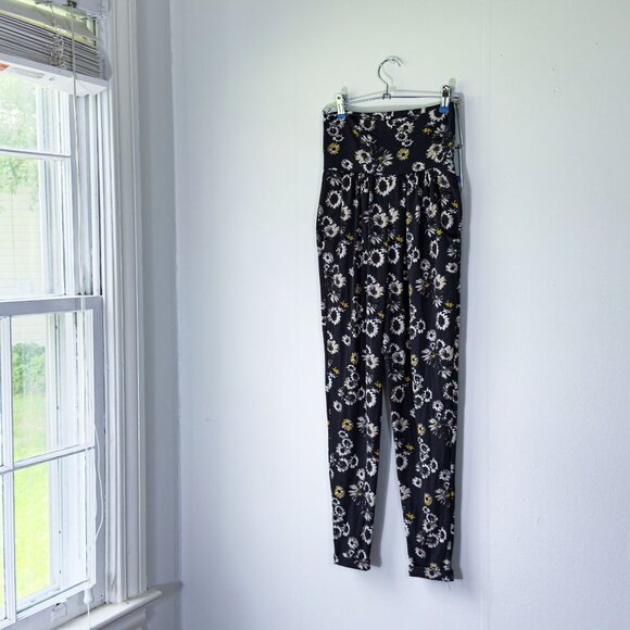 Mudd Daisy Print Slouchy Black Harem Pants XS Floral Cottage Comfy - Picture 1 of 7